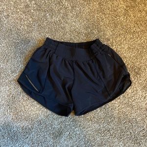 Size 4 Black Lululemon Hotty Hot Shorts 4 inch